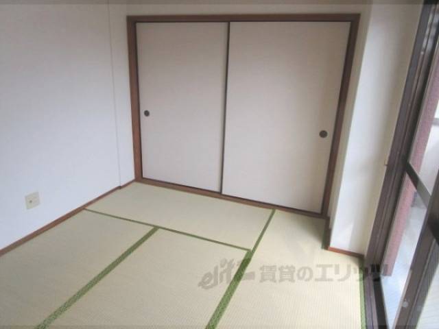 和室 バルコニー側和室