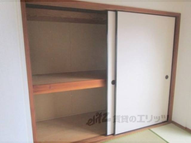 収納 バルコニー側和室