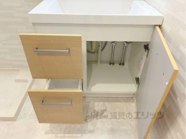 洗面所　下部収納