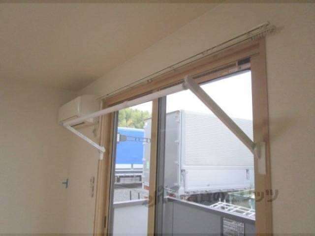 洋室　室内物干し