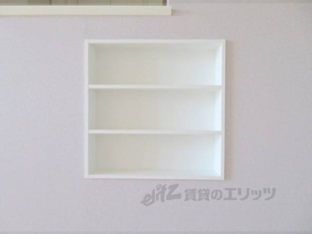 リビング　キッチン裏収納