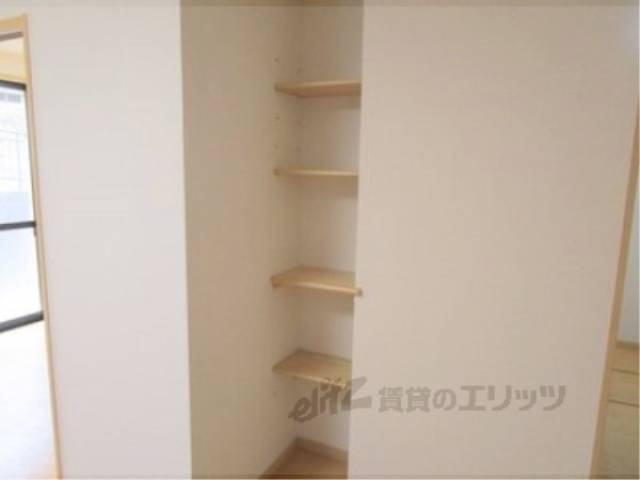 収納　リビング収納棚