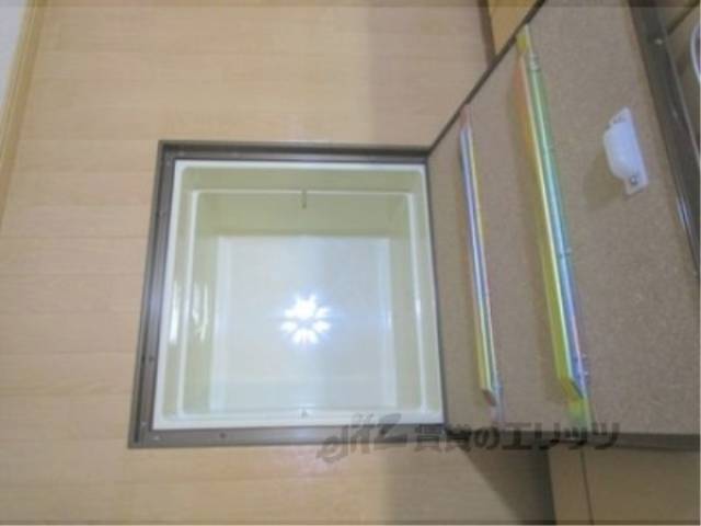 キッチン床下収納