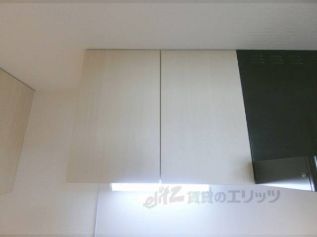 キッチン　上部収納