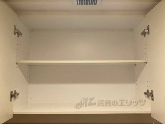 トイレ　上部収納