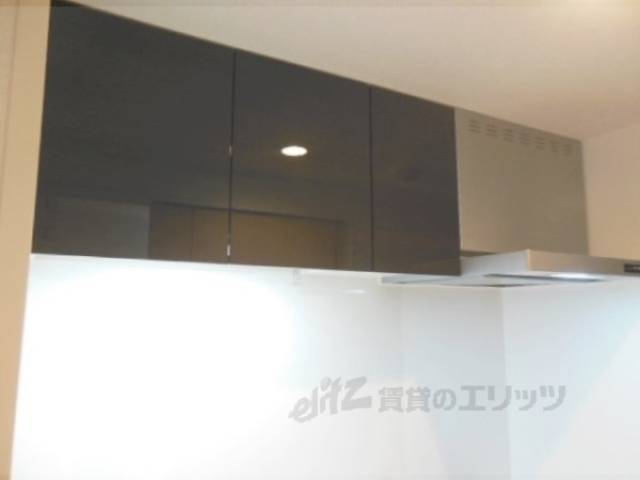 キッチン　上部収納