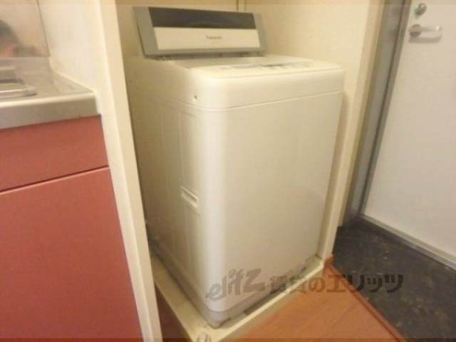 洗濯機置場　洗濯機