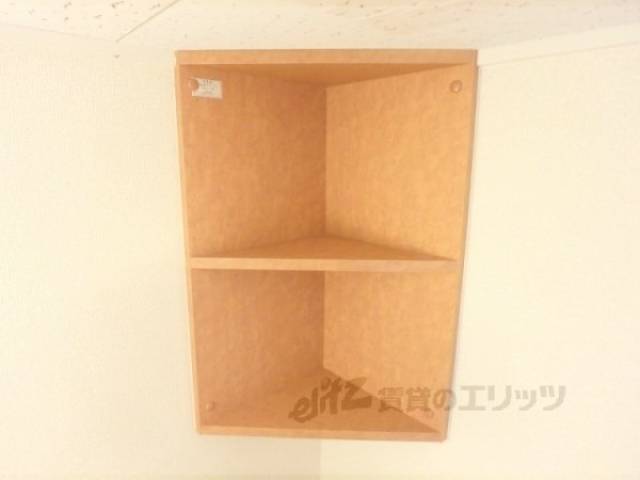 収納　ベッド頭上