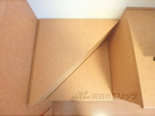 収納　ベッド階段