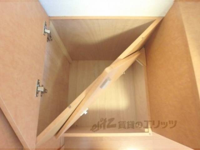 収納　ベッド階段