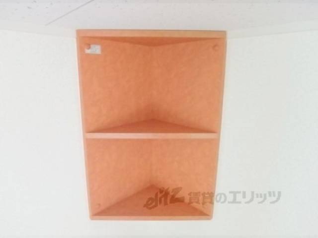 収納　ベッド頭上