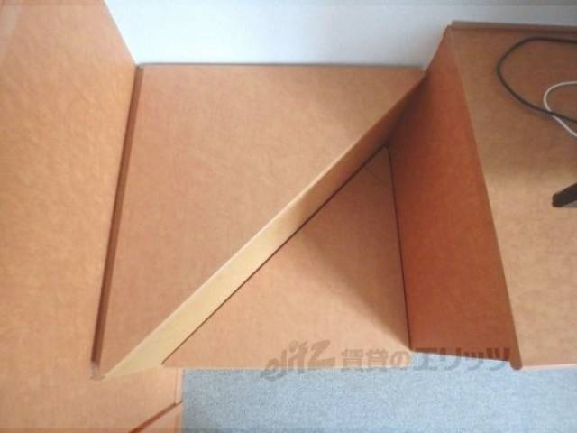 収納　ベッド階段