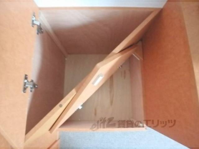 収納　ベッド階段