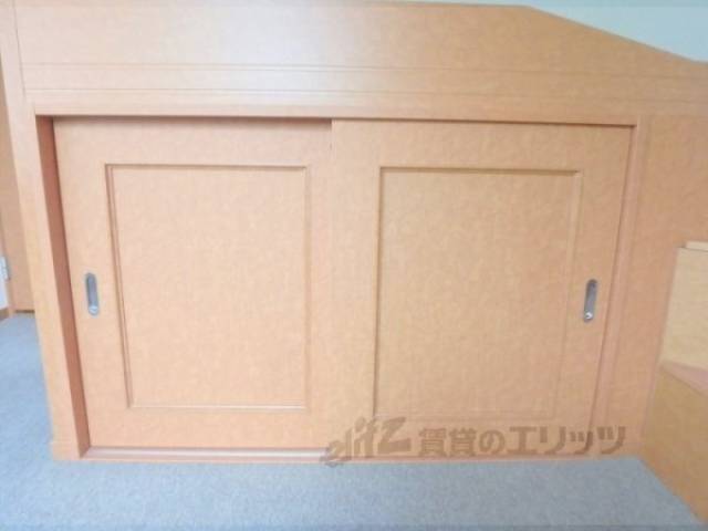 収納　ベッド下