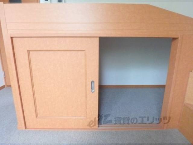 収納　ベッド下
