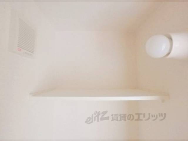 トイレ　上部　棚