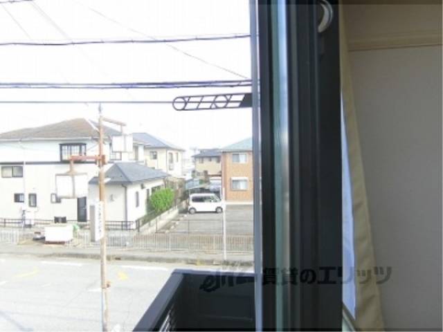 ベランダ　物干しのみ