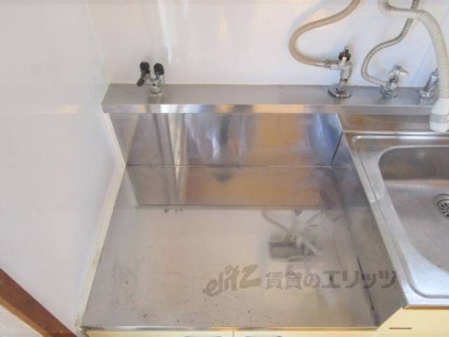 キッチン　コンロ置き場