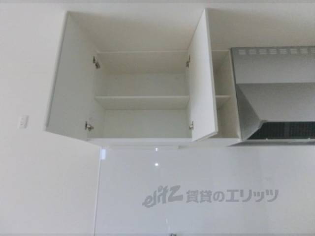 キッチン　上部収納