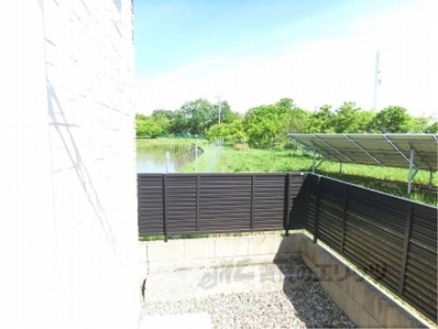 庭　物干しのみ