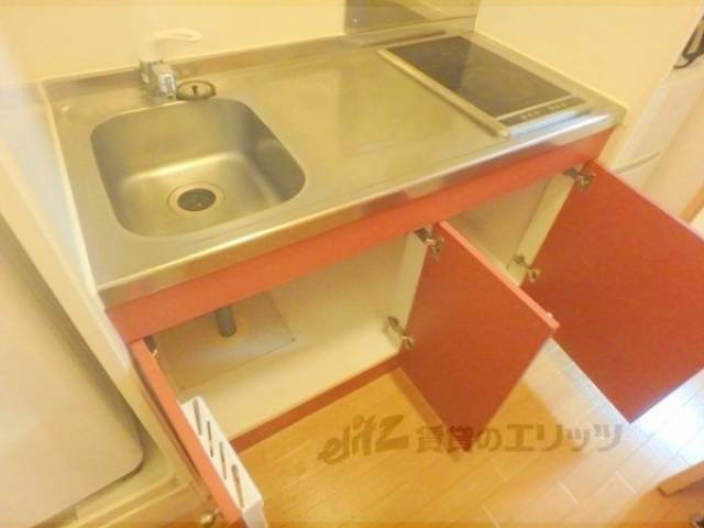 キッチン　収納下部