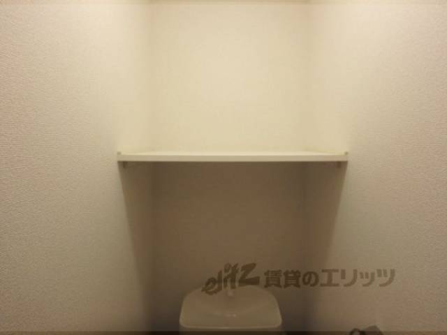 トイレ　収納上部