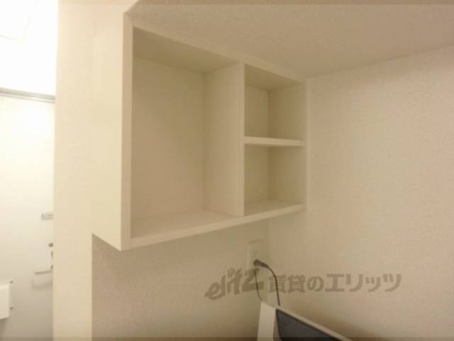 洗濯機置場　収納上部