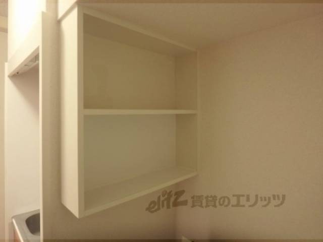 洗濯機置場　収納上部