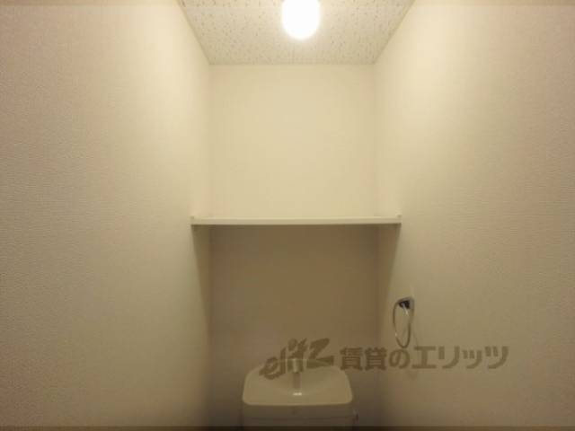 トイレ　収納上部