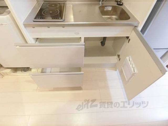 収納　キッチン台下