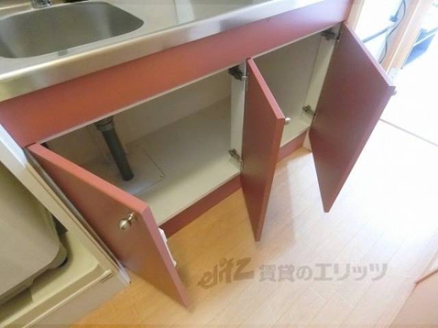収納　キッチン台下