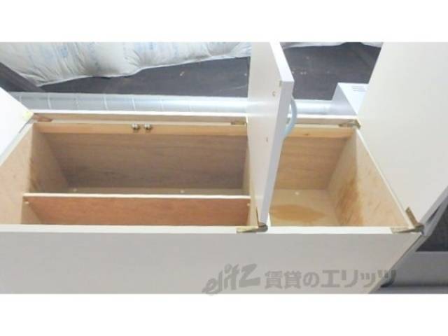 キッチン　収納上部