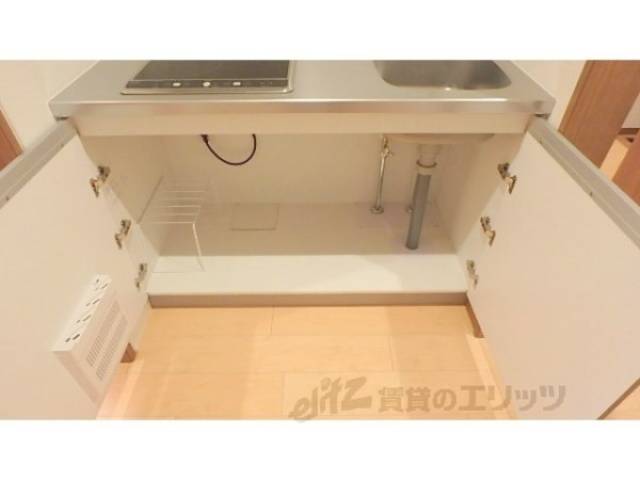 キッチン　収納下部