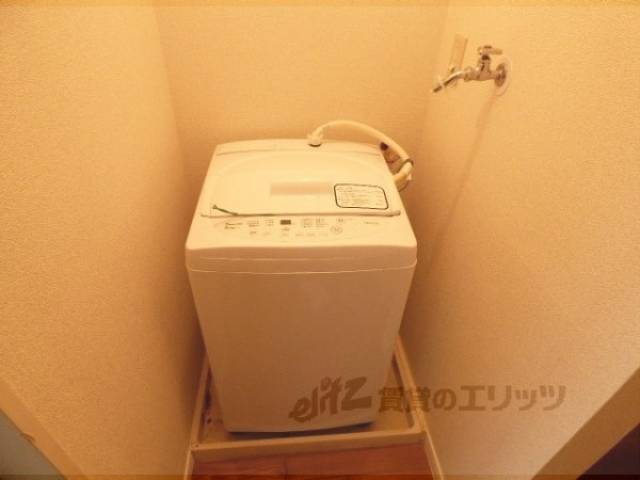 洗濯機置場　洗濯機