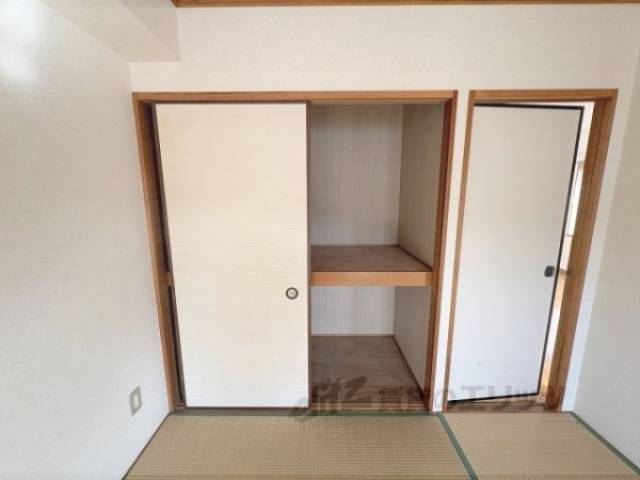 和室　収納