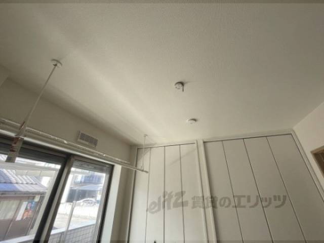 照明　設置部分