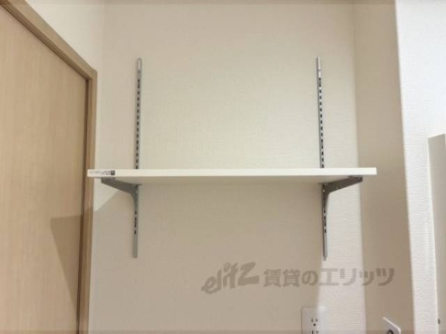 収納　洗面所棚