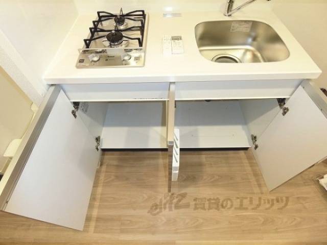 収納　キッチン台下