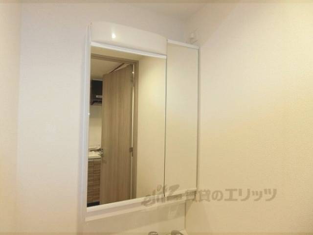 収納　洗面台上