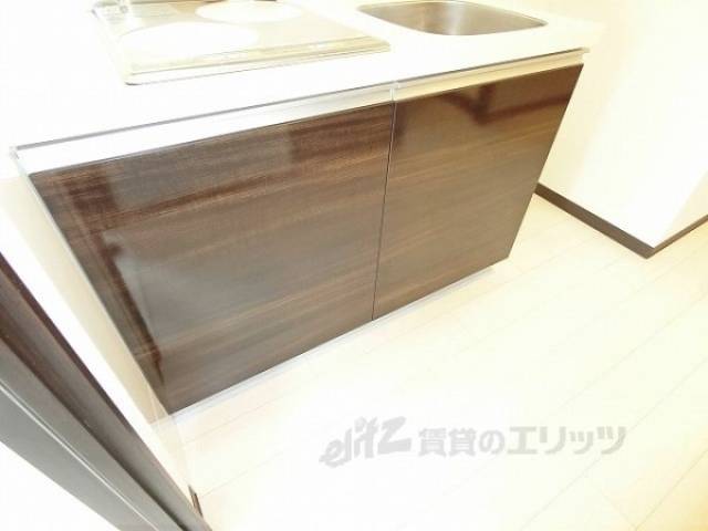 収納　キッチン台下