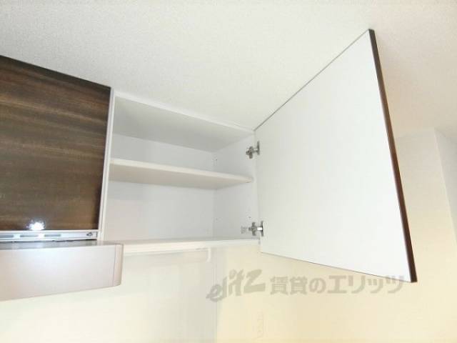 収納　キッチン台上