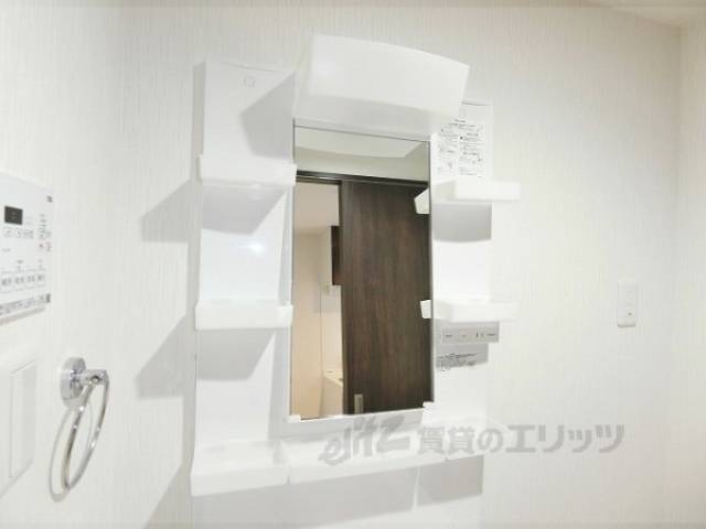 収納　洗面台上