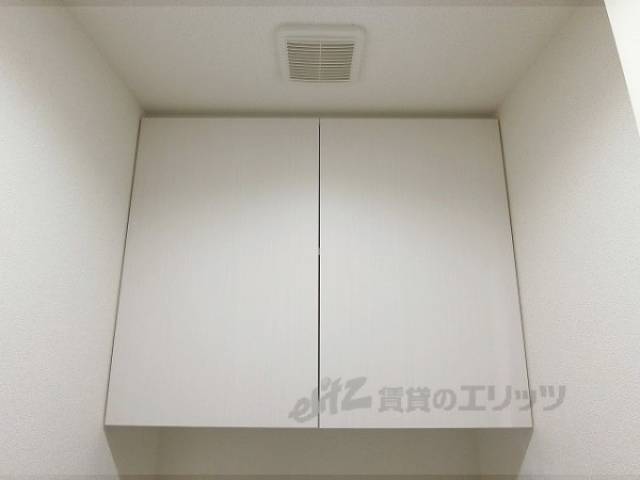 収納　トイレ上