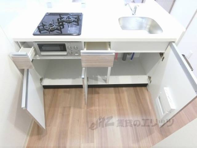 収納　キッチン台下