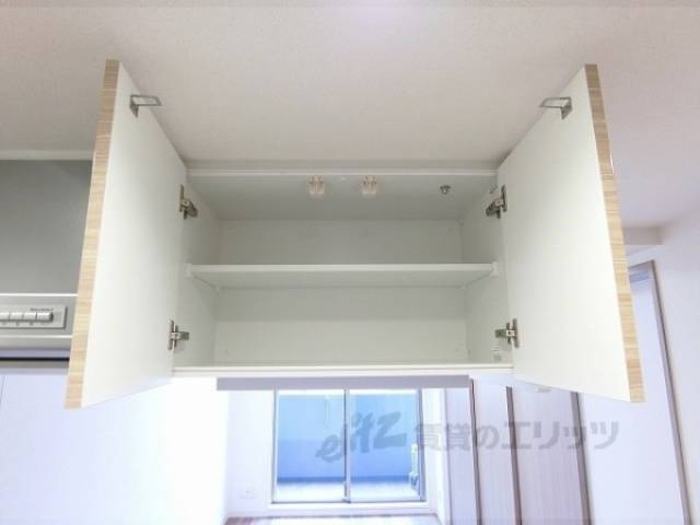 収納　キッチン台上