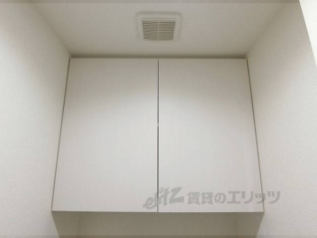 収納　トイレ上