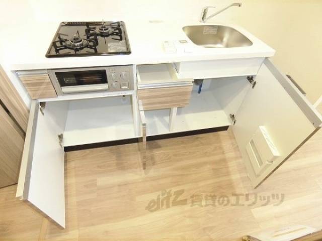 収納　キッチン台下