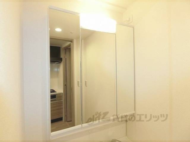 収納　洗面台上