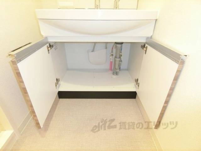 収納　洗面台下