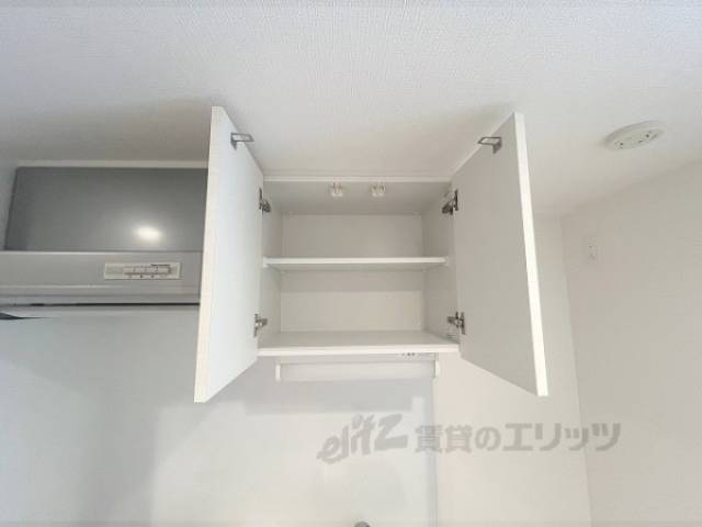 キッチン　上部収納